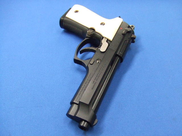 ベレッタM92FS　DXバージョン　アイボリーグリップ